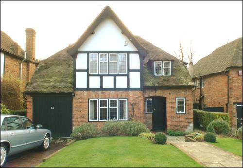 16 Edmunds Walk